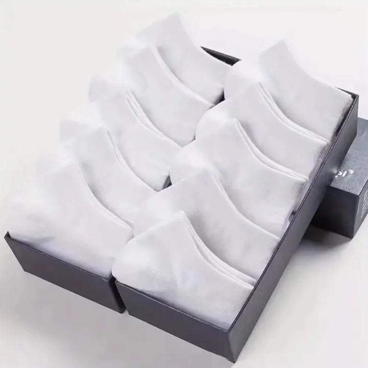Complete set of 10 pairs of breathable, soft polyester-cotton no-show socks.