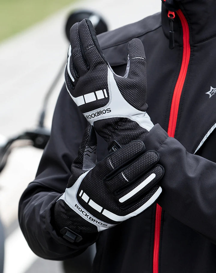 Battery pocket inside glove cuff displayed with zipper