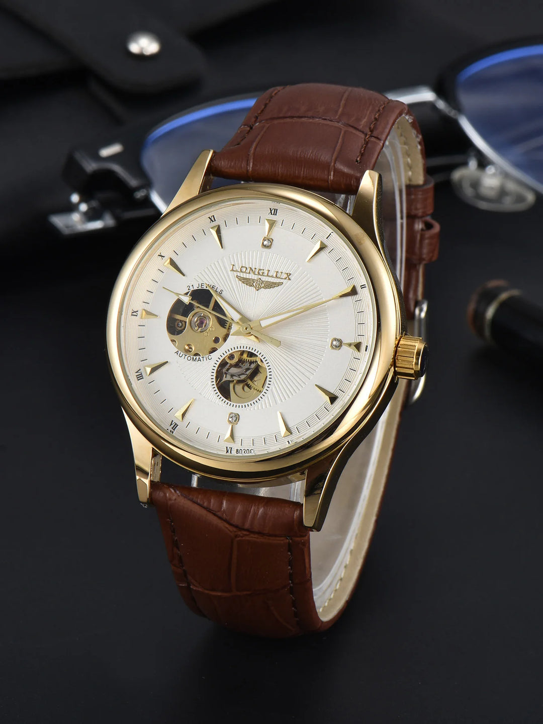 Automatic wristwatch image angle 24