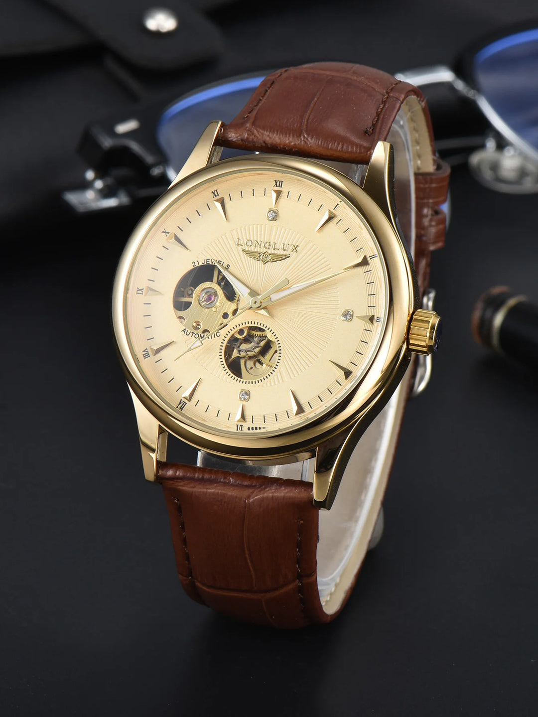 Automatic wristwatch image angle 29