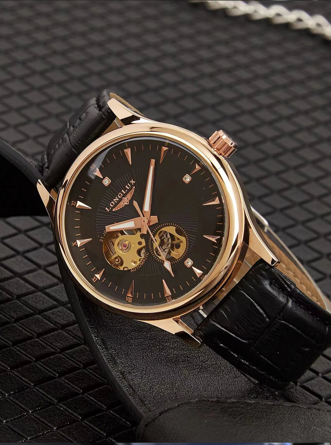 Automatic wristwatch image angle 16